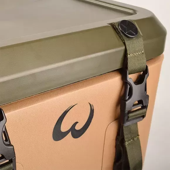 Ergonomic Cooler Backpack with Magnetic Buckle 72 Hour Insulation Dual Shoulder Straps CBS18 4