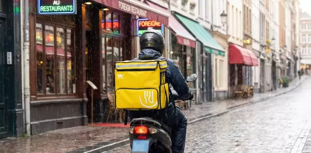 Material Innovation: How a Cake Delivery Bag Fabricator Improves Heat Retention